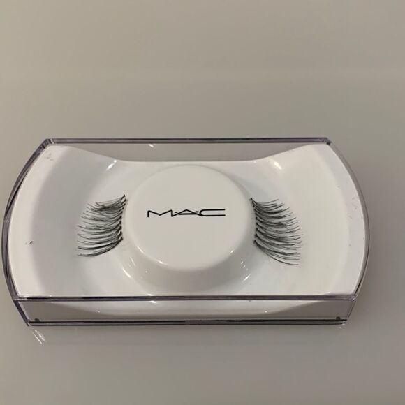 M•A•C | False Lashes | style #20 - Picture 1 of 1